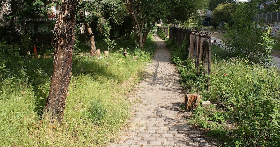 BALADE DANS LE VILLAGE DE M NILMONTANT PARIS visual data 7